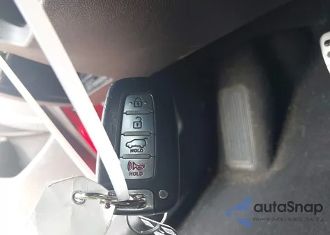 2016 Hyundai Veloster Turbo z USA, uszkodzony, nr VIN KMHTC6AE7GU258709